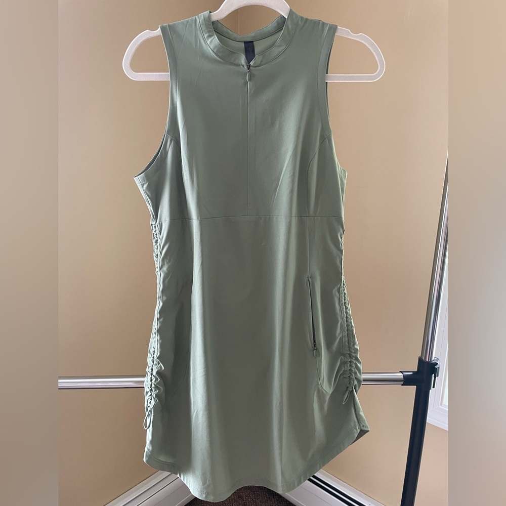 Quick dry light green outdoor dress with ruched sides